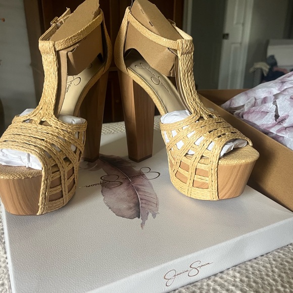 NWT Jessica Simpson Tan Woven Platform T-Strap Wedge Heels - Picture 2 of 4